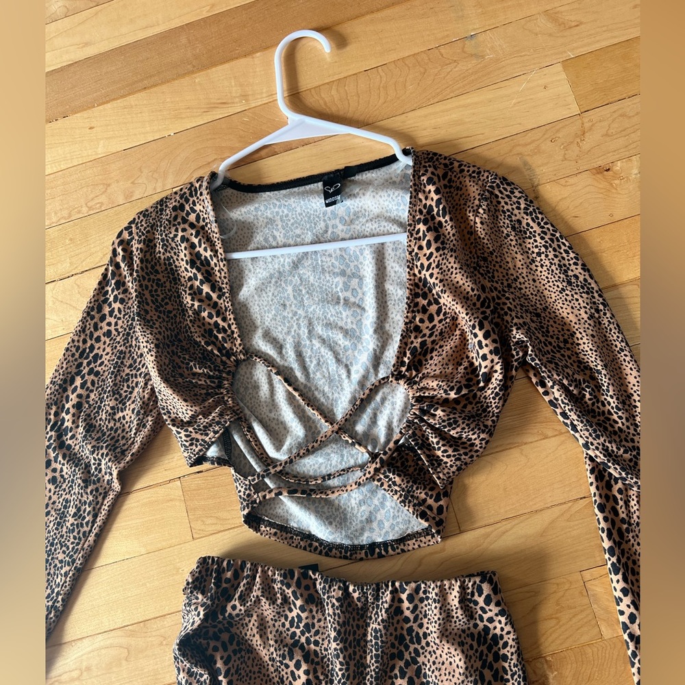 WINDSOR Leopard Print High Rise Flare Pants Set - Picture 4 of 5